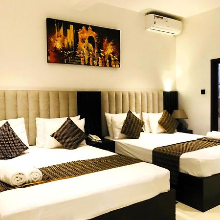 Hotel Bamiyan 캔디 외부 사진