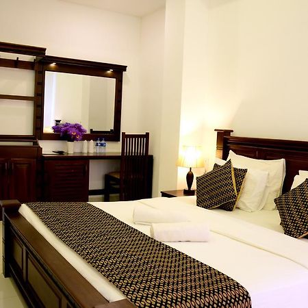 Hotel Bamiyan 캔디 외부 사진