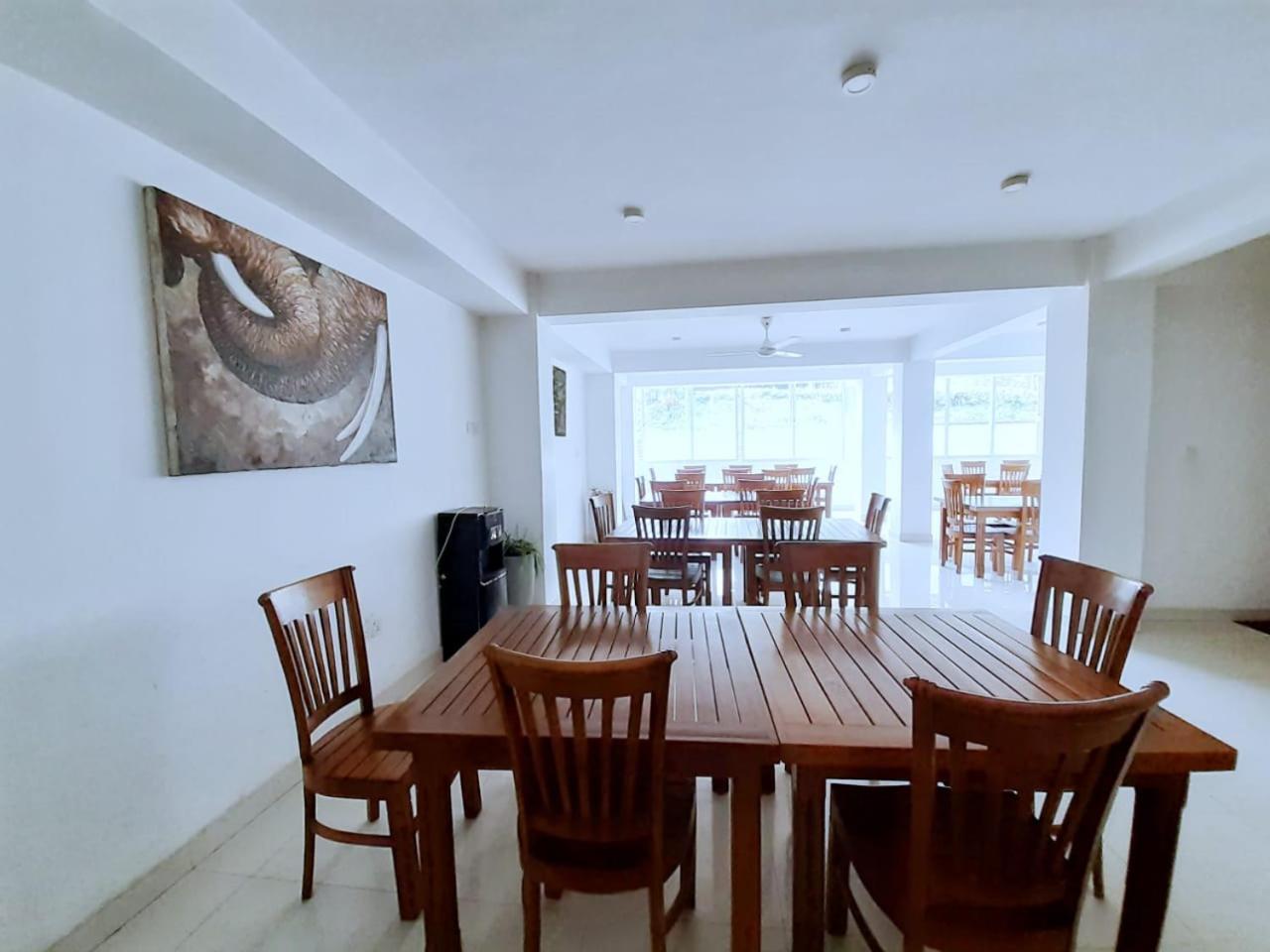 Hotel Bamiyan 캔디 외부 사진