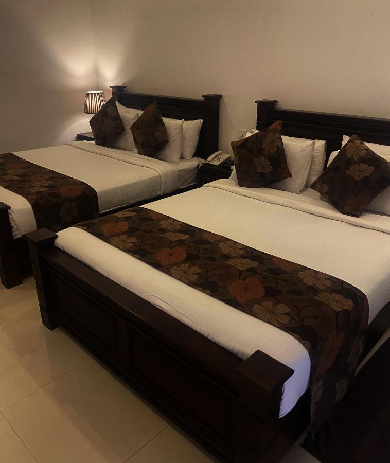 Hotel Bamiyan 캔디 외부 사진