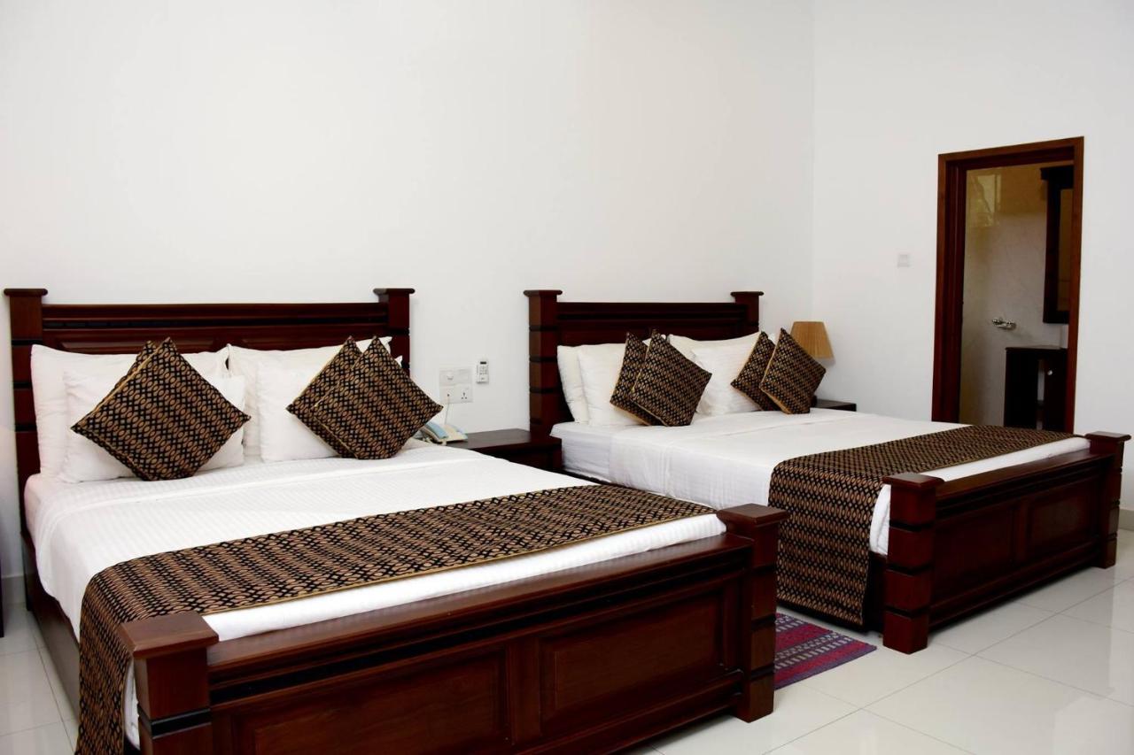 Hotel Bamiyan 캔디 외부 사진