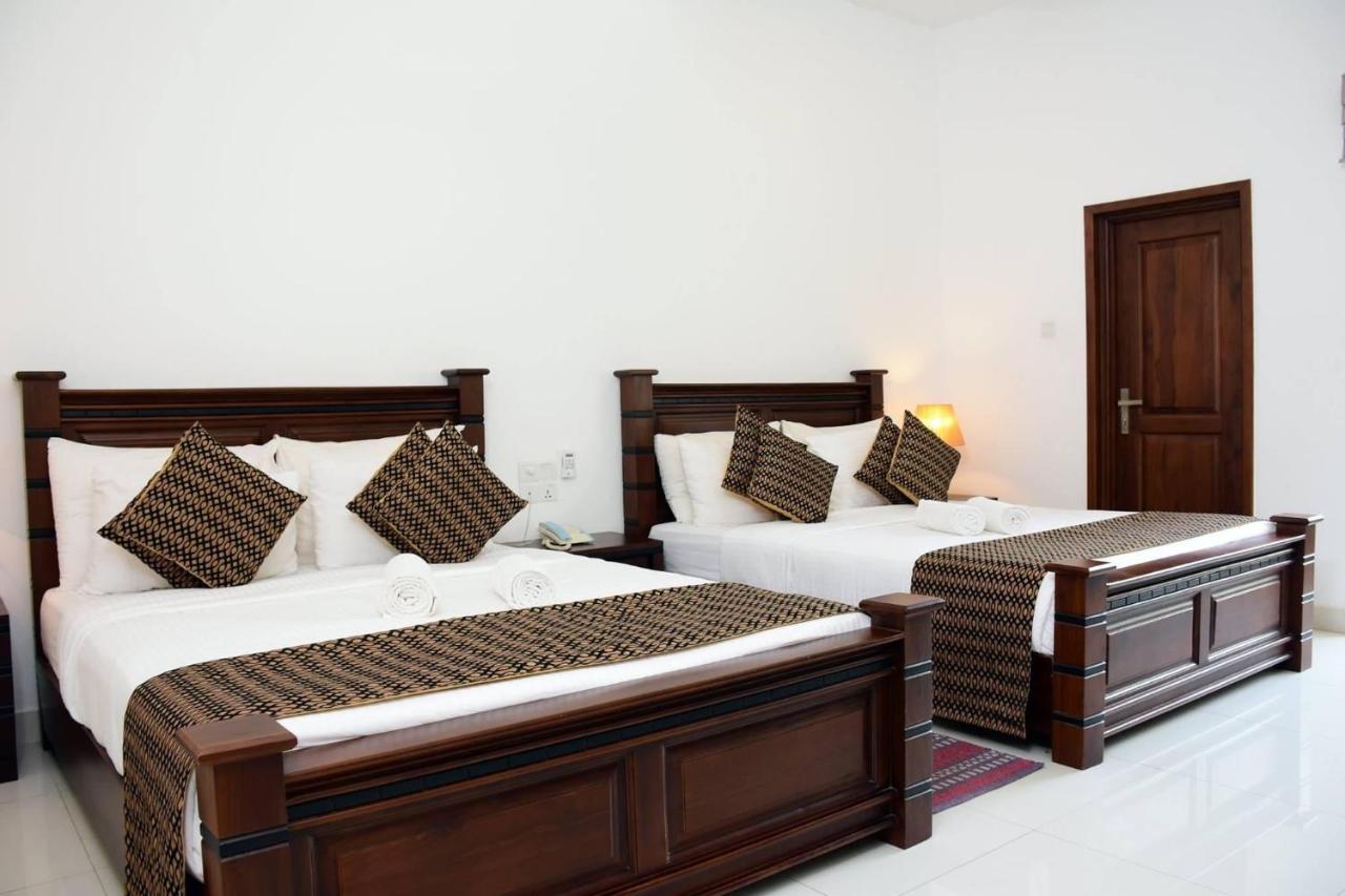 Hotel Bamiyan 캔디 외부 사진